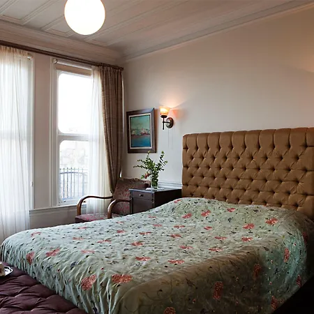 كيتابيفي فندق بورصة